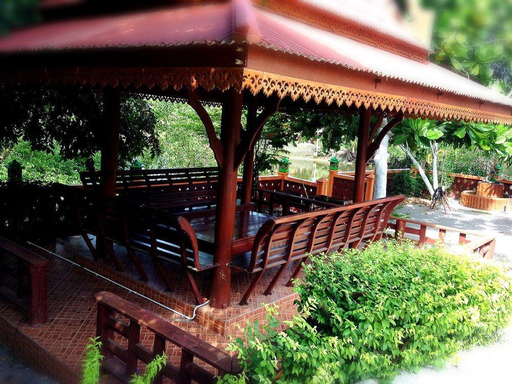 Jaroenrat Resort Samut Songkhram Ngoại thất bức ảnh