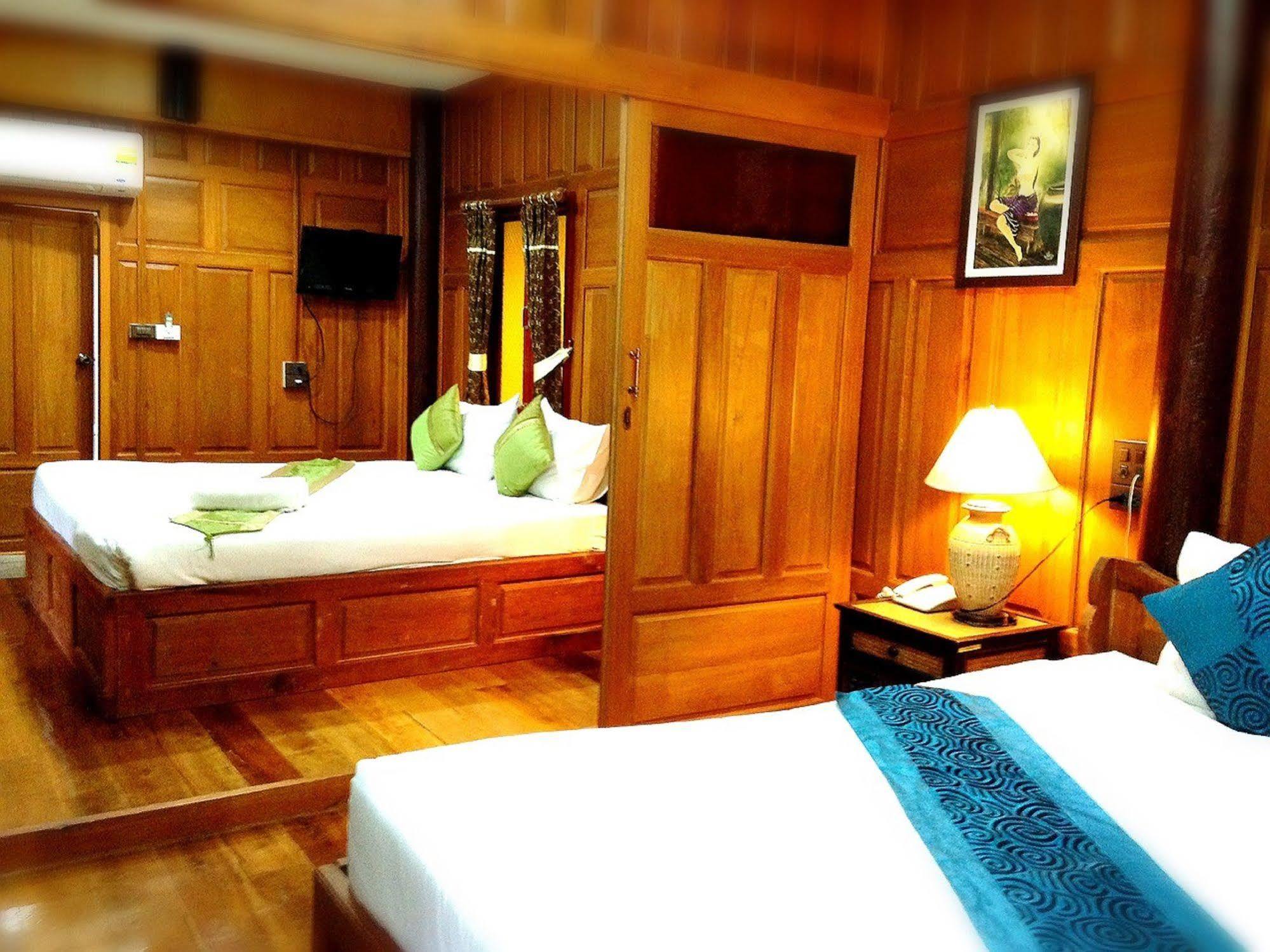 Jaroenrat Resort Samut Songkhram Ngoại thất bức ảnh