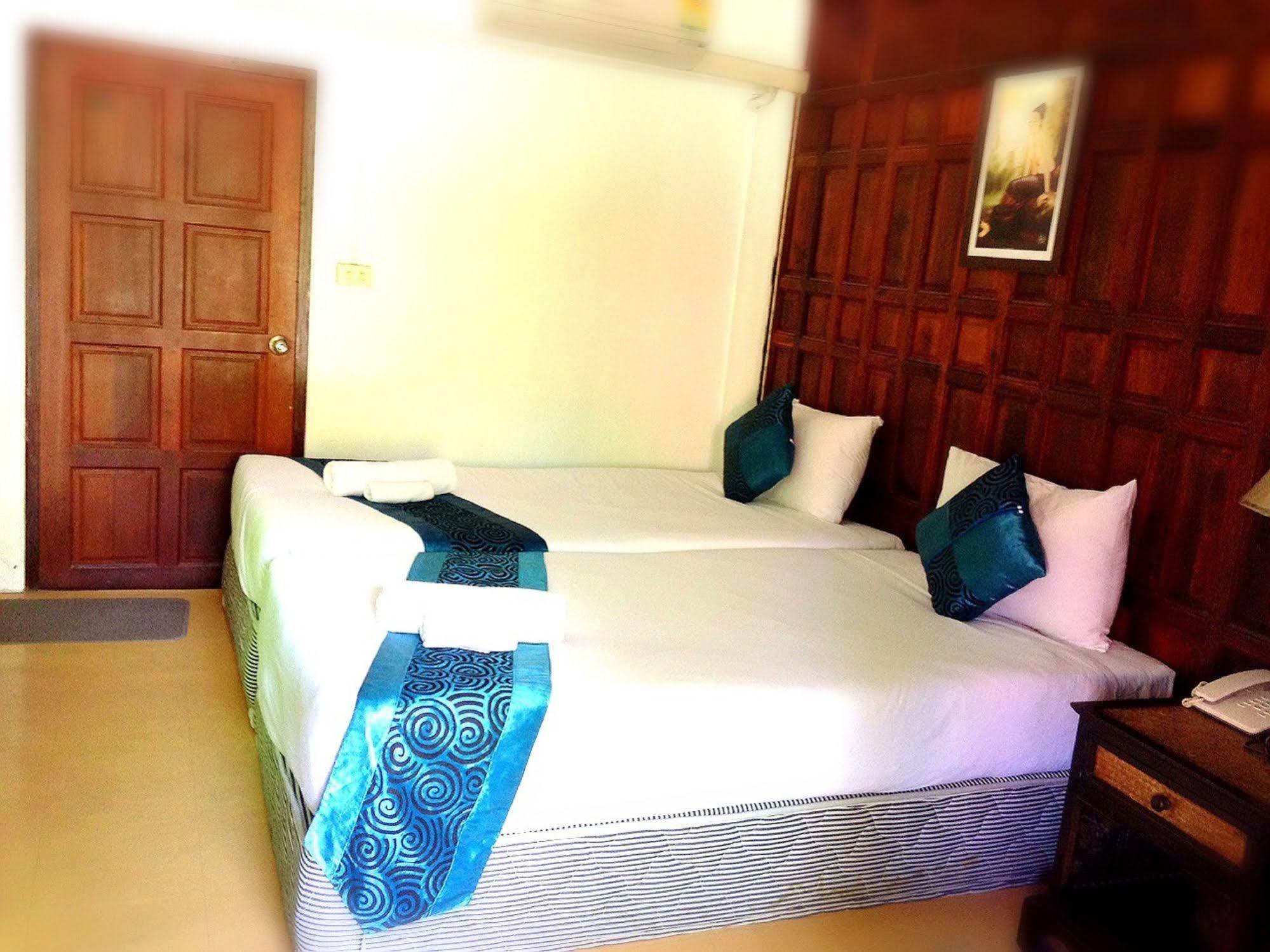 Jaroenrat Resort Samut Songkhram Ngoại thất bức ảnh