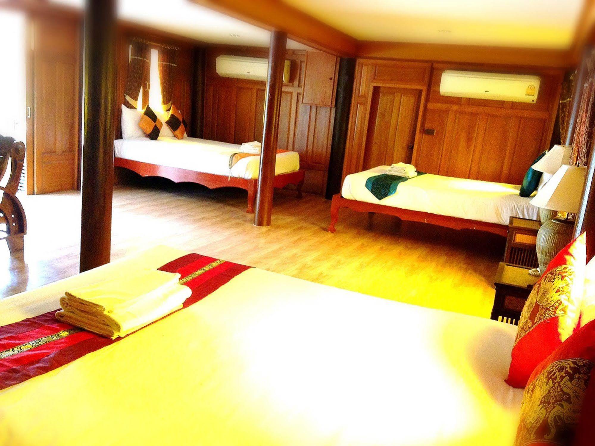 Jaroenrat Resort Samut Songkhram Ngoại thất bức ảnh