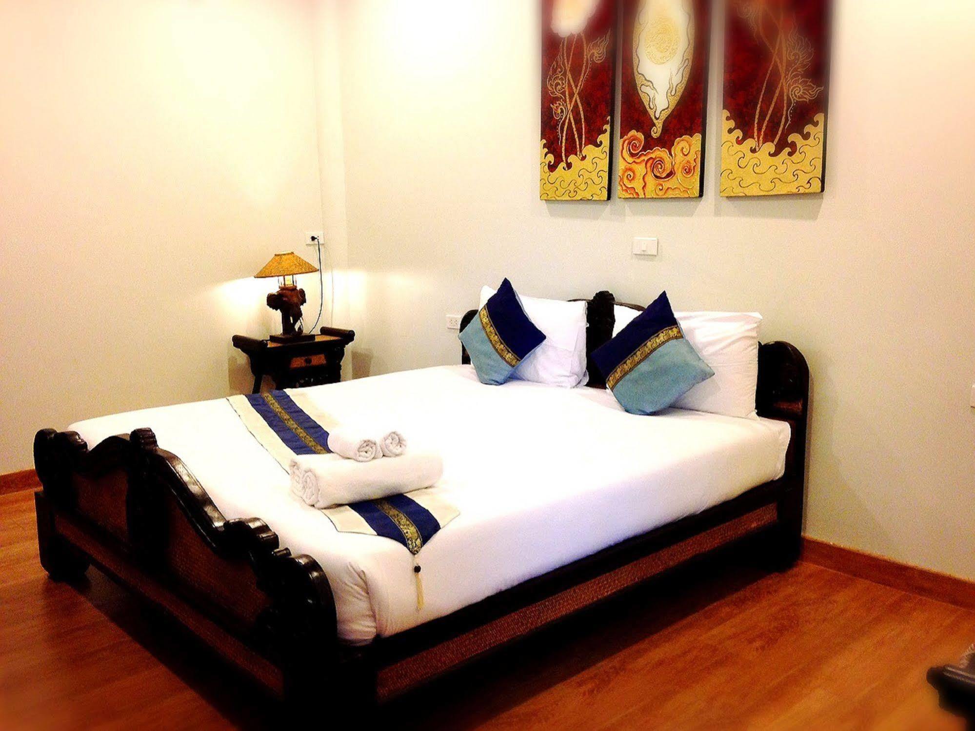 Jaroenrat Resort Samut Songkhram Ngoại thất bức ảnh