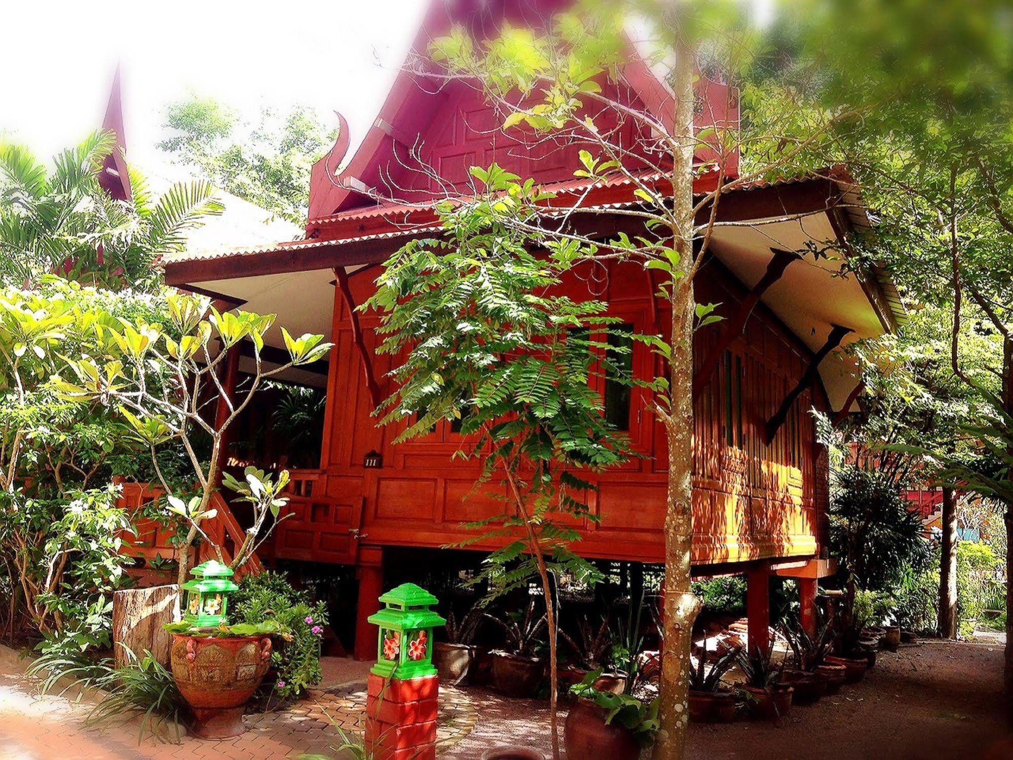 Jaroenrat Resort Samut Songkhram Ngoại thất bức ảnh