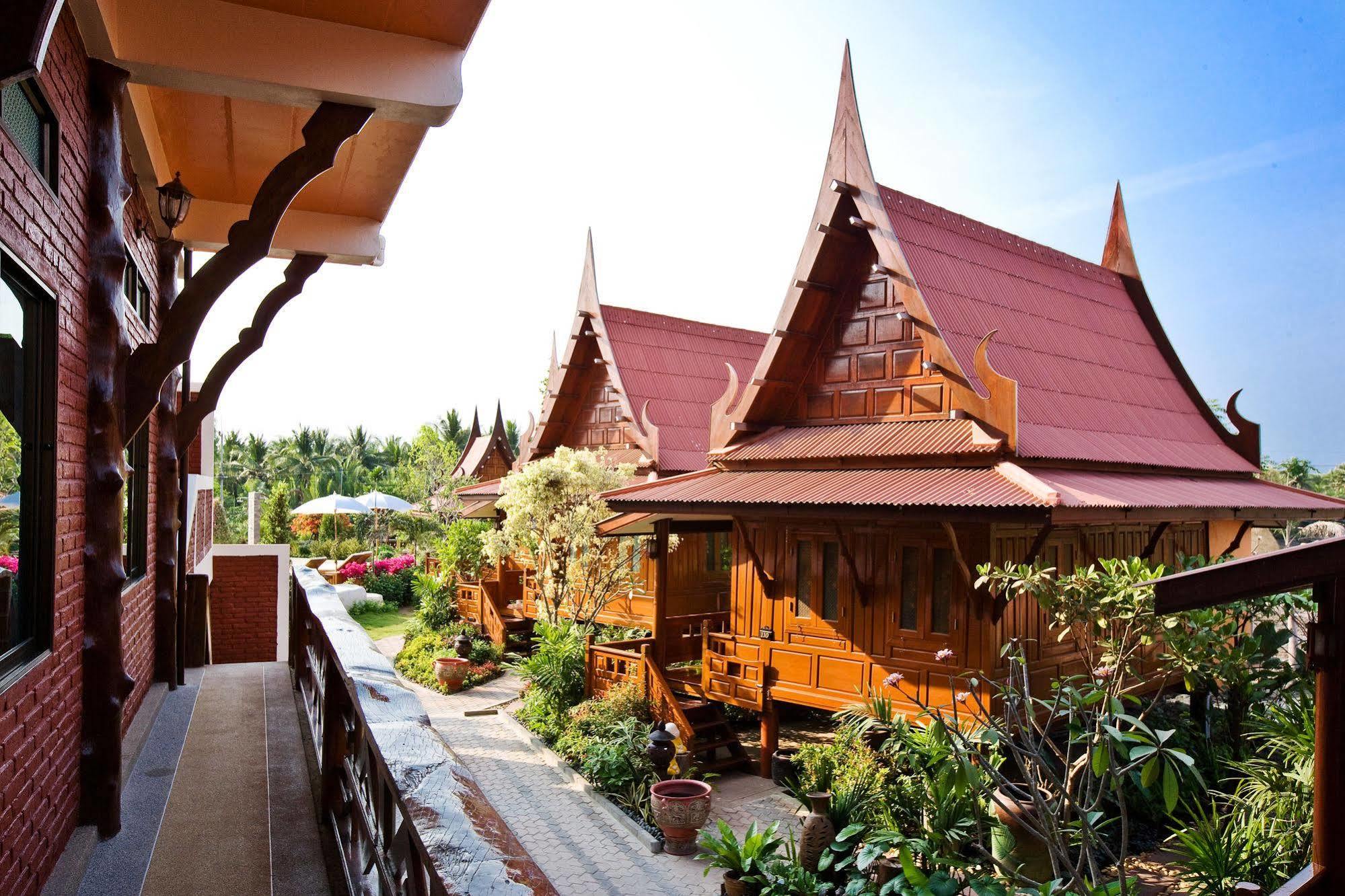 Jaroenrat Resort Samut Songkhram Ngoại thất bức ảnh