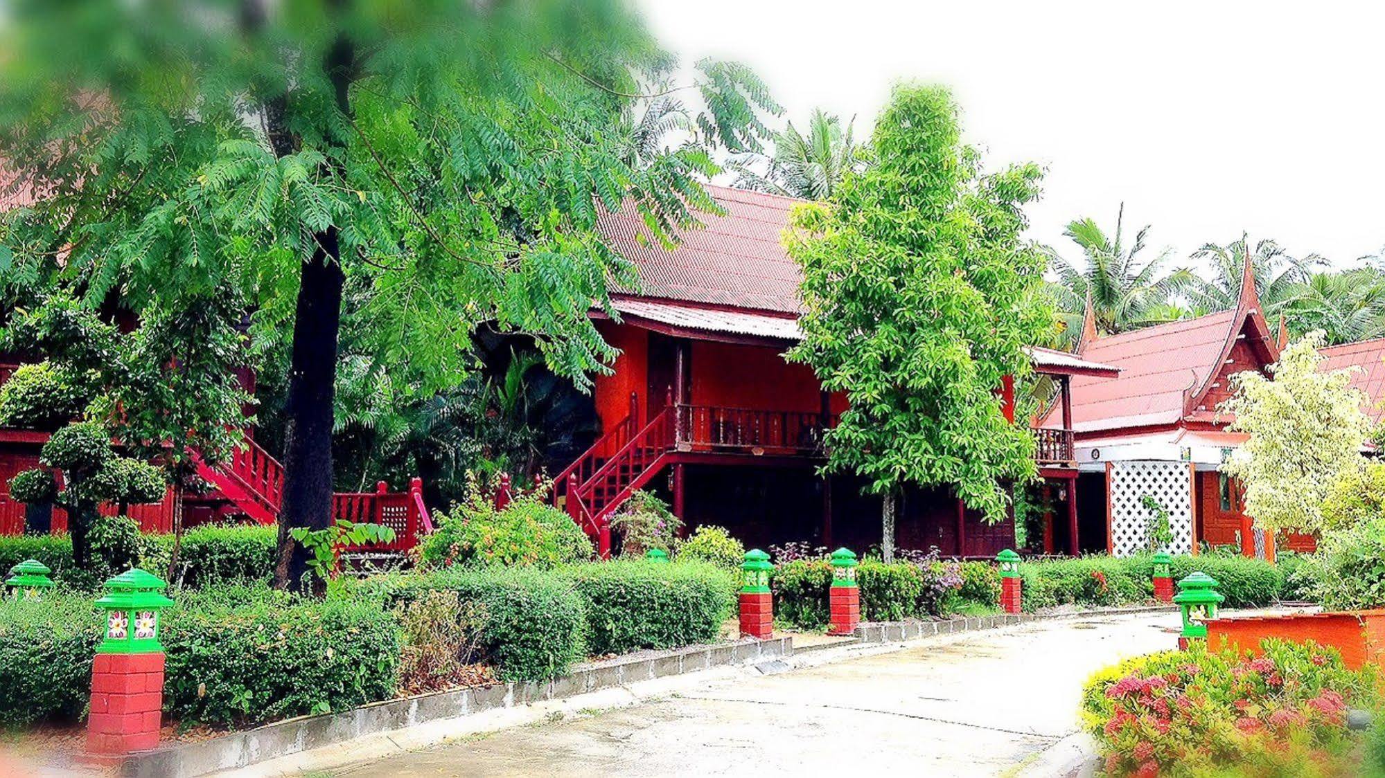 Jaroenrat Resort Samut Songkhram Ngoại thất bức ảnh